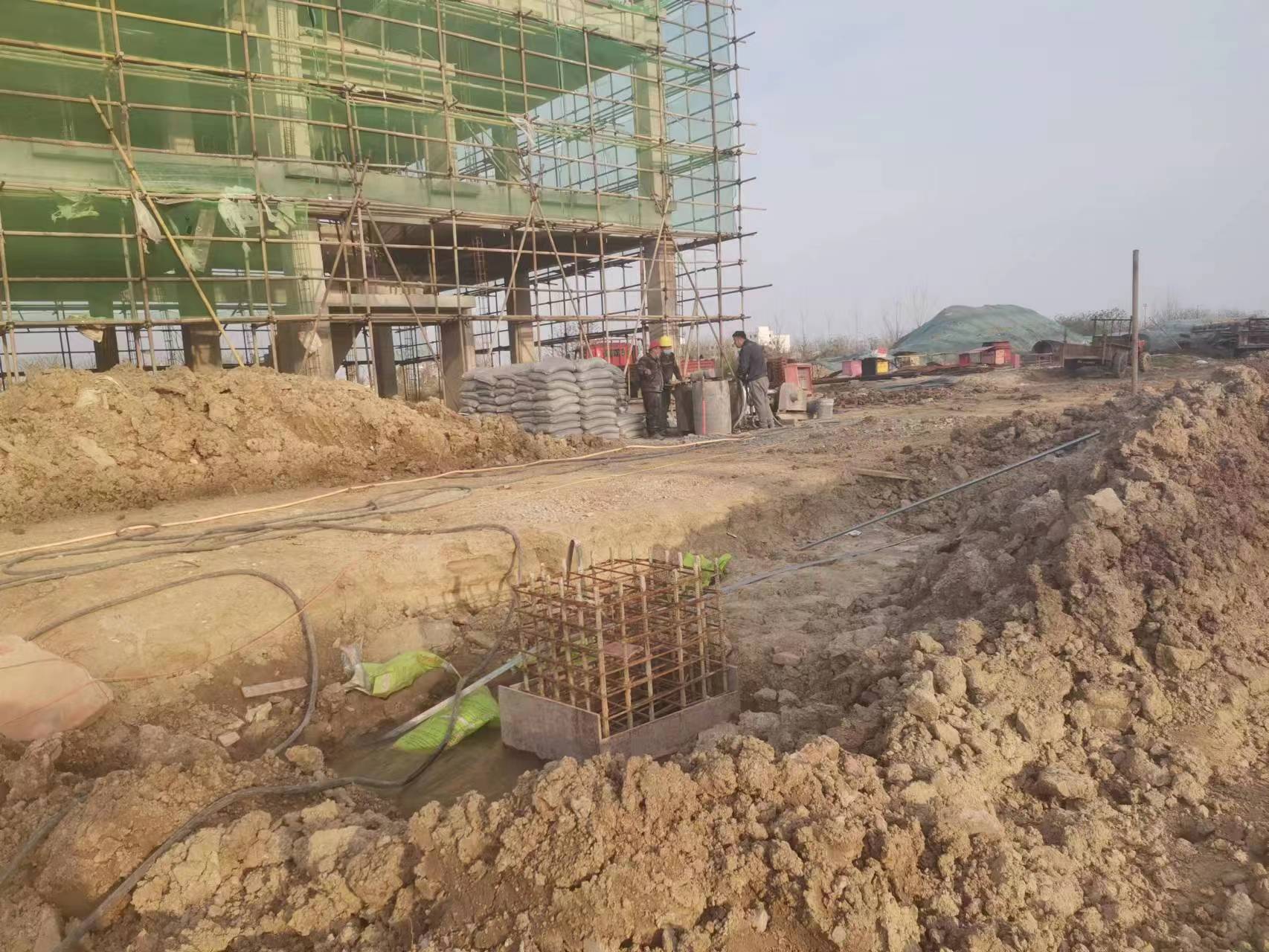 英州镇当桥梁出现裂缝的时候应该及时加固修补